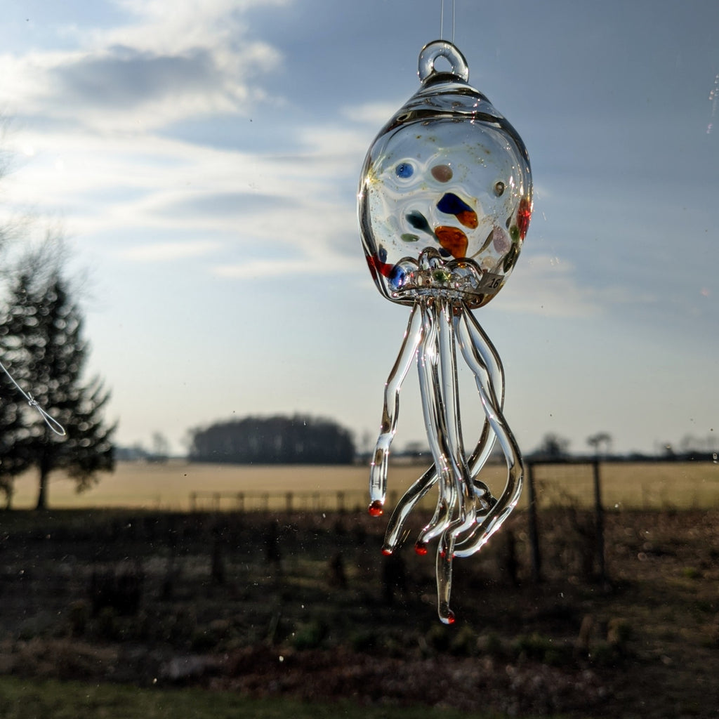 16b Jellyfish Ornament by Otter Rotolante Glass
