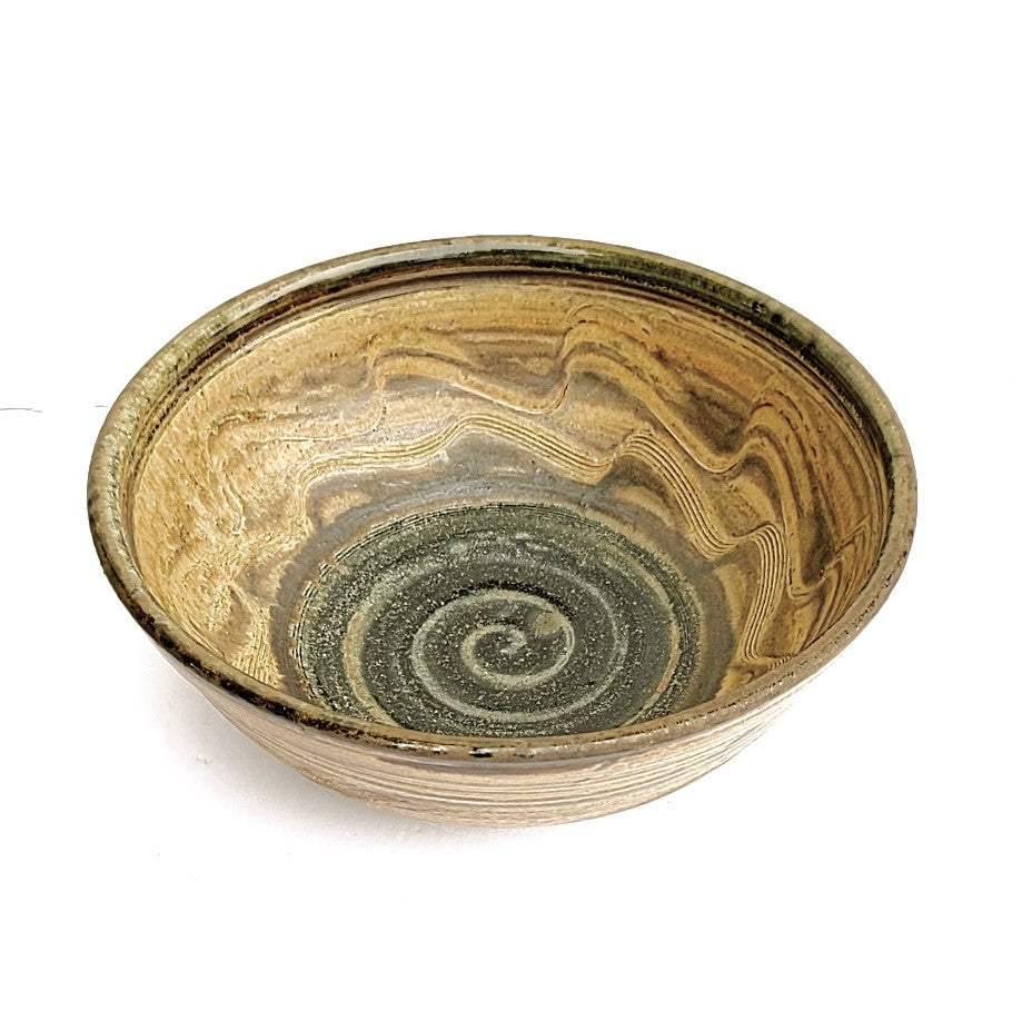 Handcrafted bowl by Canadian potter Wayne Cardinalli