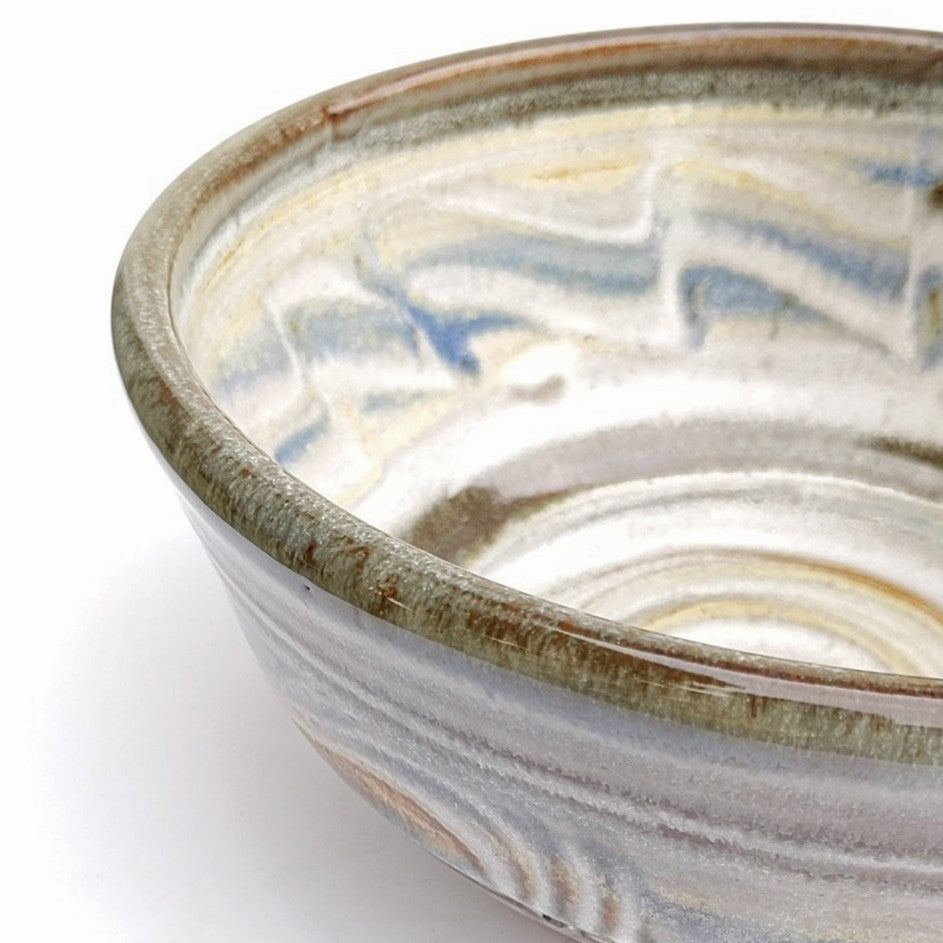 Wheel-thrown pottery bowl by Wayne Cardinalli, detail