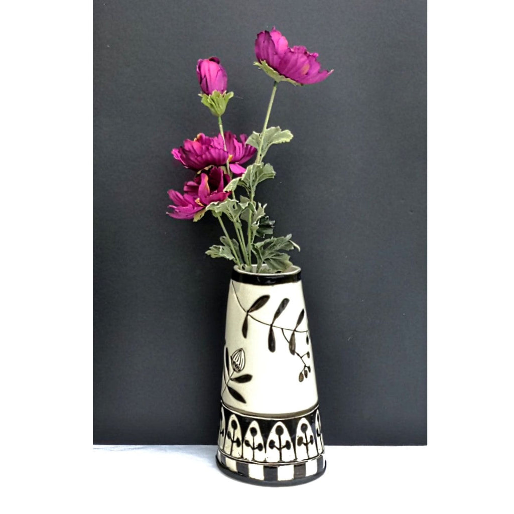 Graphic hand painted design pottery vase by Juliet Promnitz