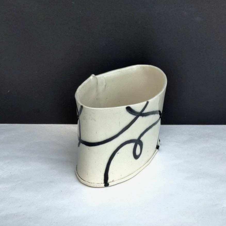 Oval vase, hand built in white clay by Juliet Promnitz edge view